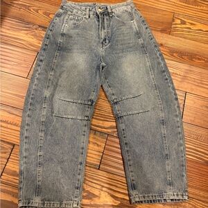 Women’s dark wash barrel jeans size small